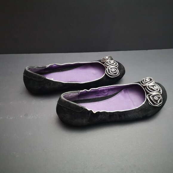 Call It Spring Ladies Size 39 (8.5 US) Black Faux Suede Flats - Picture 2 of 10